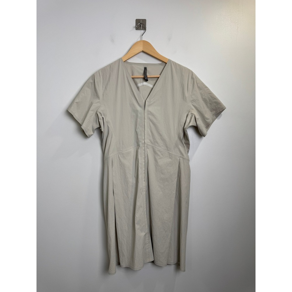 Arc'teryx Veilance Womens Beige V-Neck Short Sleeve Technical Dress Size Medium